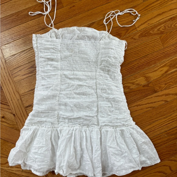 Tie shoulder white mini dress ruffle - Picture 2 of 5